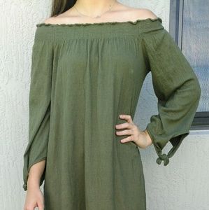 Jessica Simpson cute off the shoulder green dress